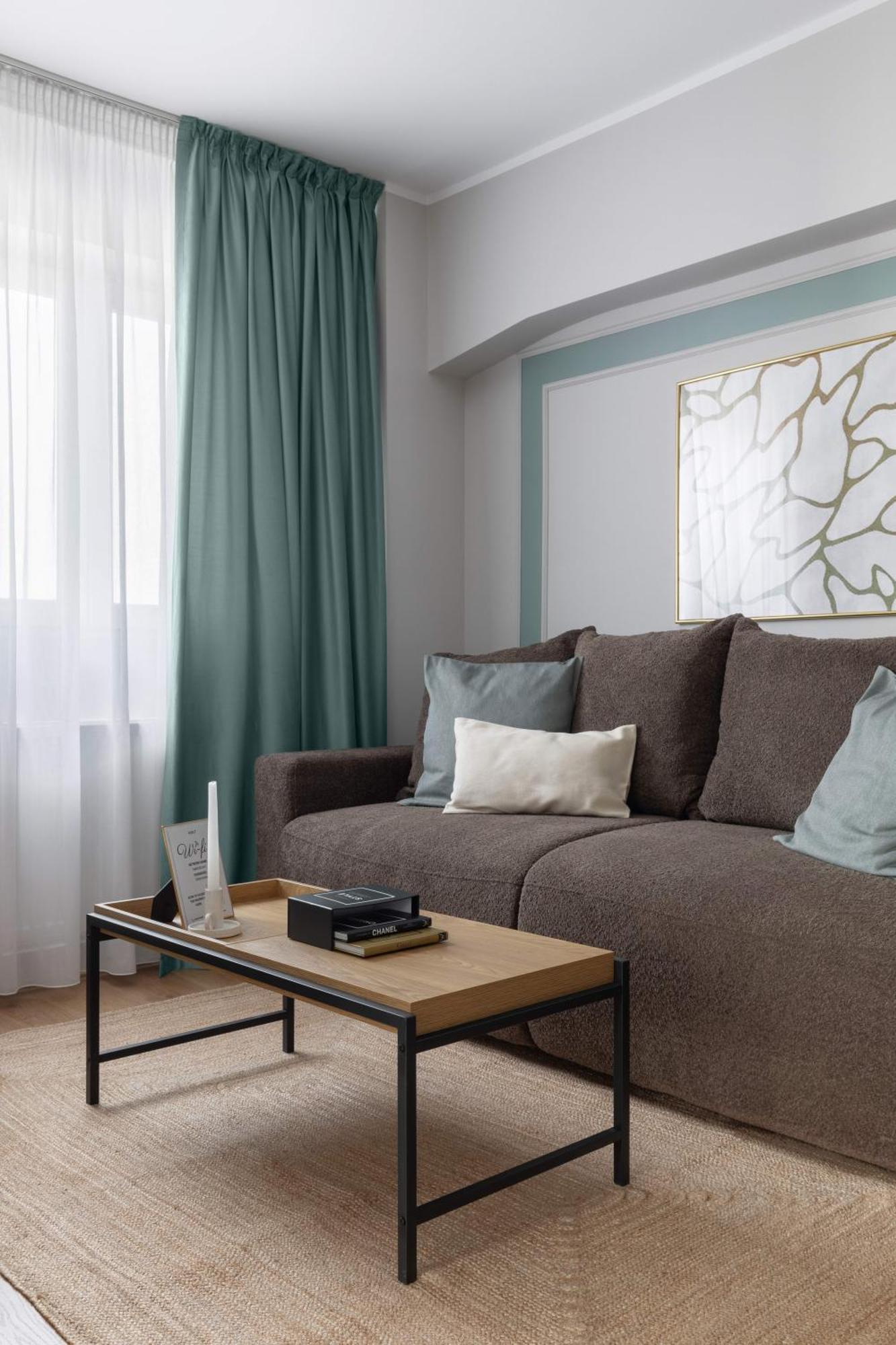 Holt - Sublime Minty Green 1Br On The Park ブカレスト エクステリア 写真