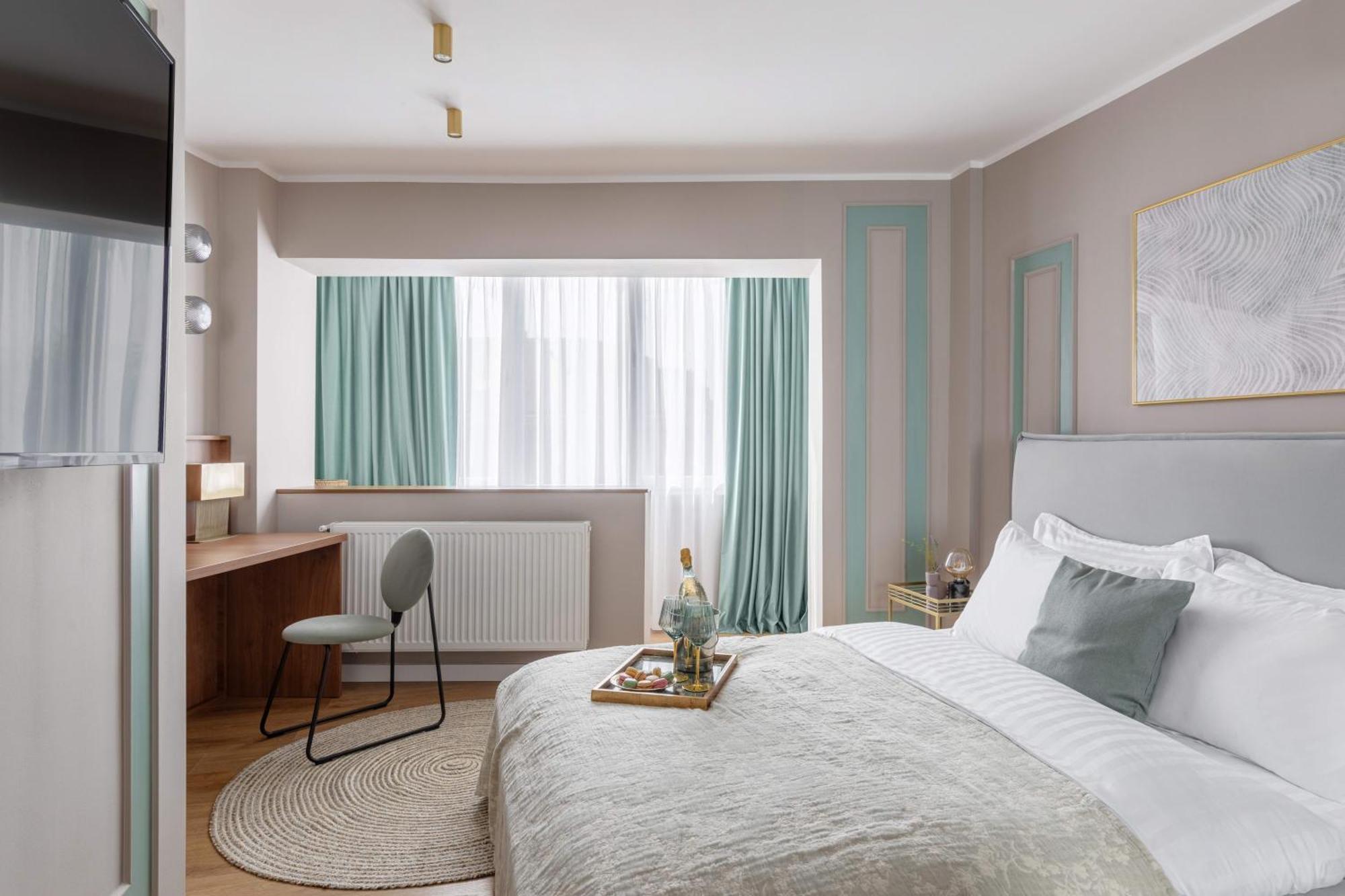 Holt - Sublime Minty Green 1Br On The Park ブカレスト エクステリア 写真